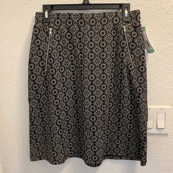 Le Lis Dresses & Skirts - Le Lis Black and White Geometric Pencil Skirt